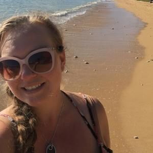 Meet your Posher, Casey